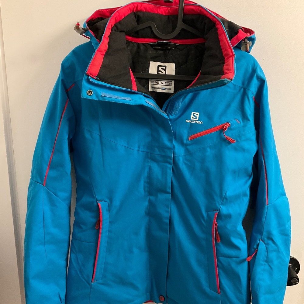 Salomon ski/snow 10K waterproof women’s jacket in bright blue & pink, size small